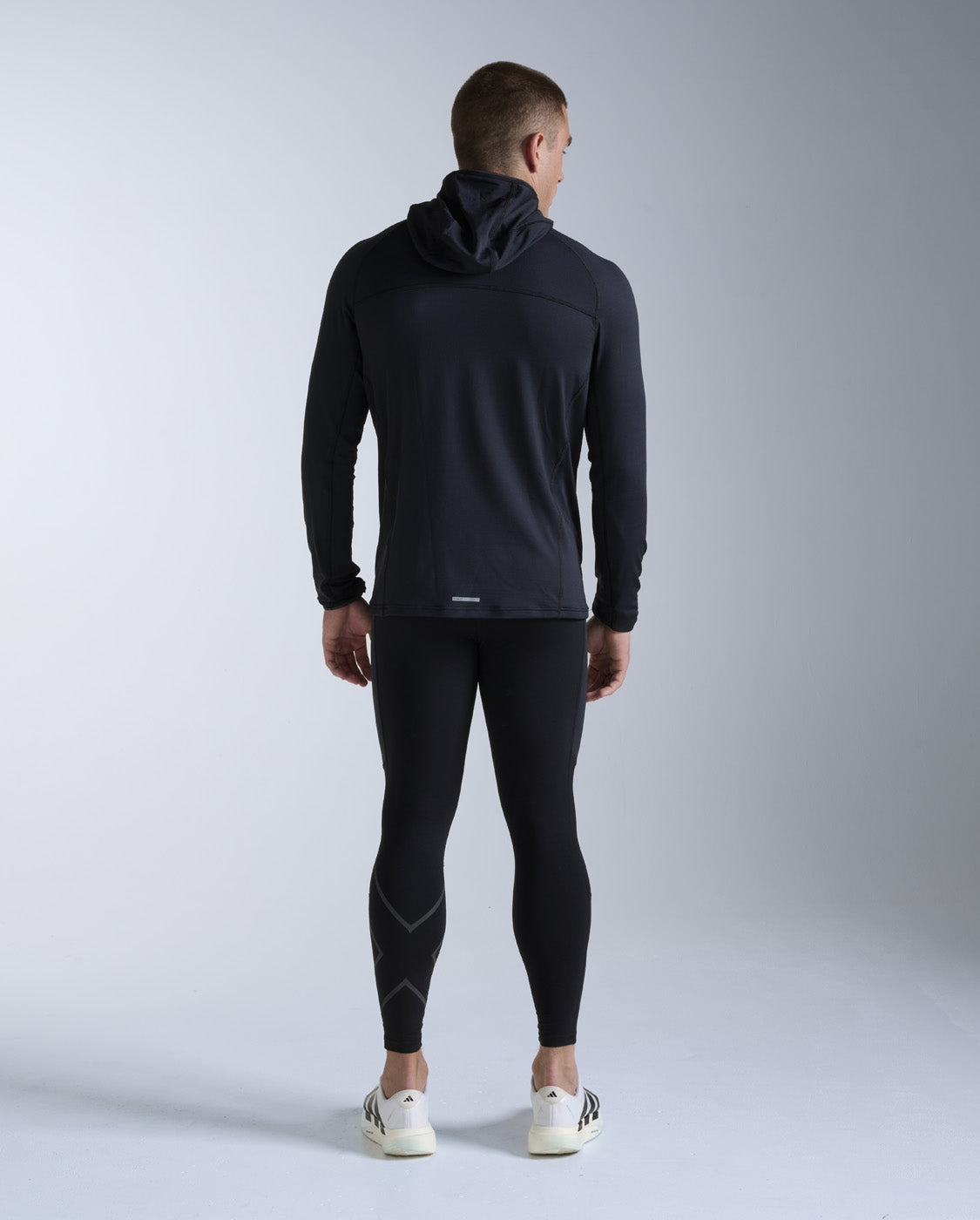 2xu-ignition-grid-1-2-zip-hoodie-herren-black-silver image 7
