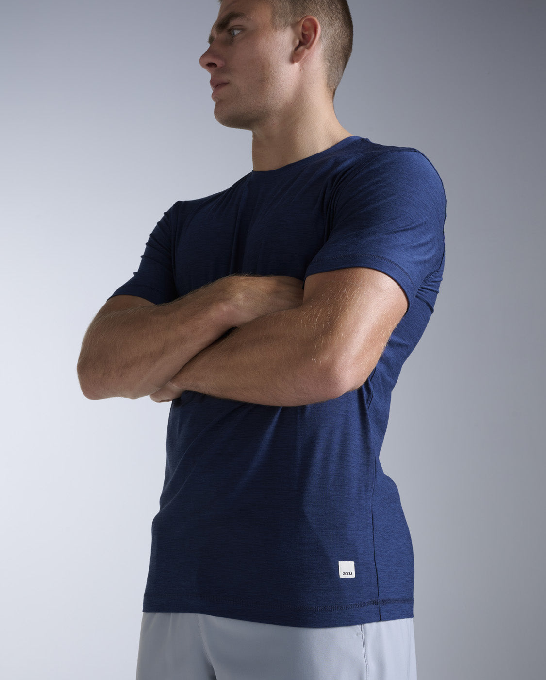 2xu-signature-tee-t-shirt-herren-midnight-midnight-schnelltrocknend image 6