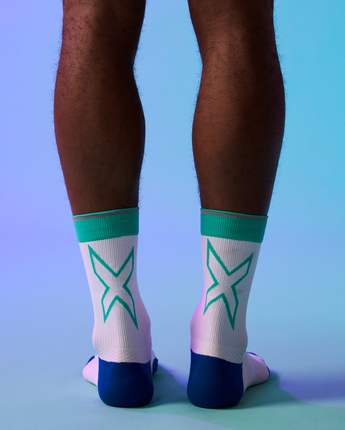 2xu-vectr-light-cushion-crew-laufsocken-wei-mint image 1