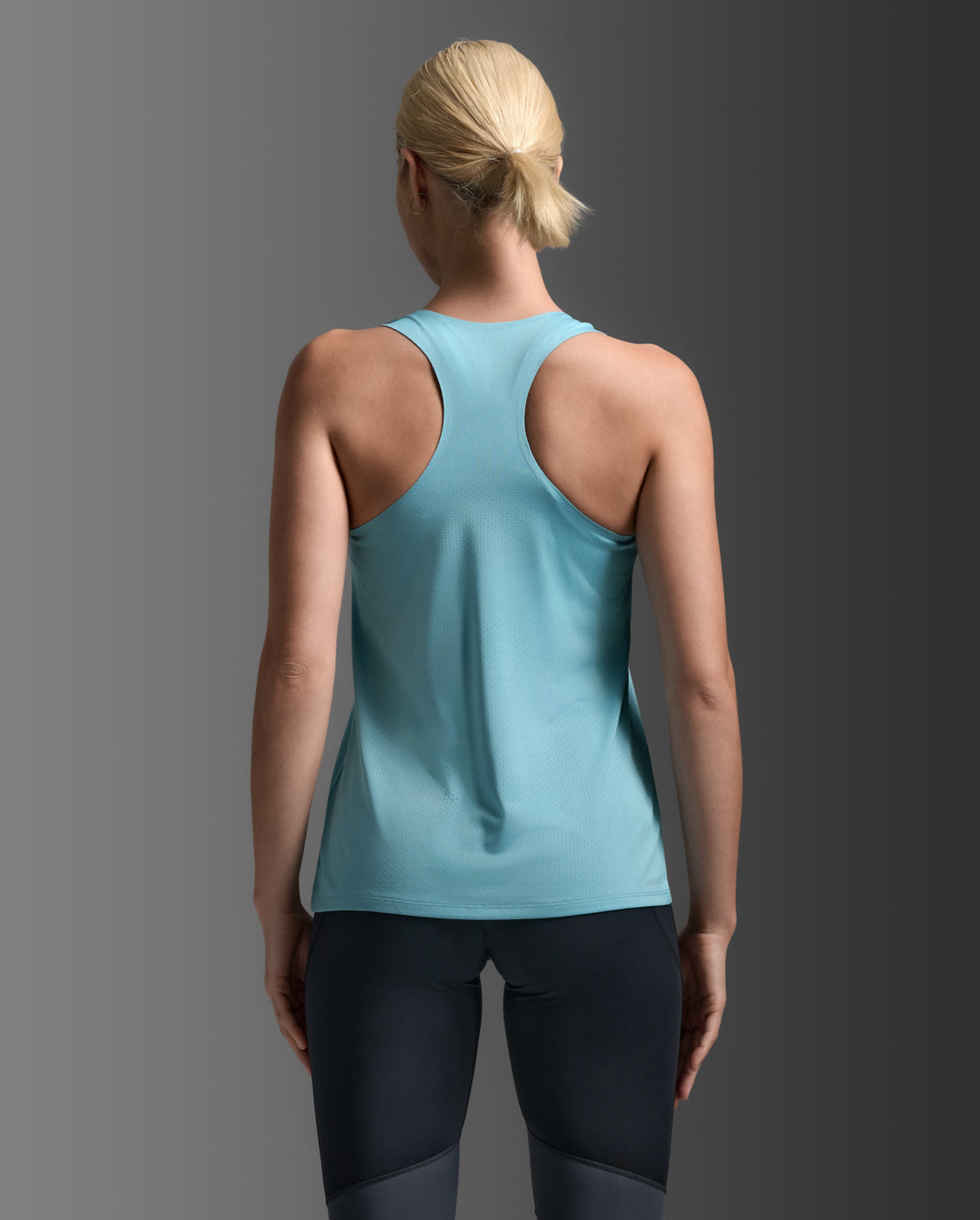 2xu-light-speed-tech-singlet-damen-retro-blue-slim image 2