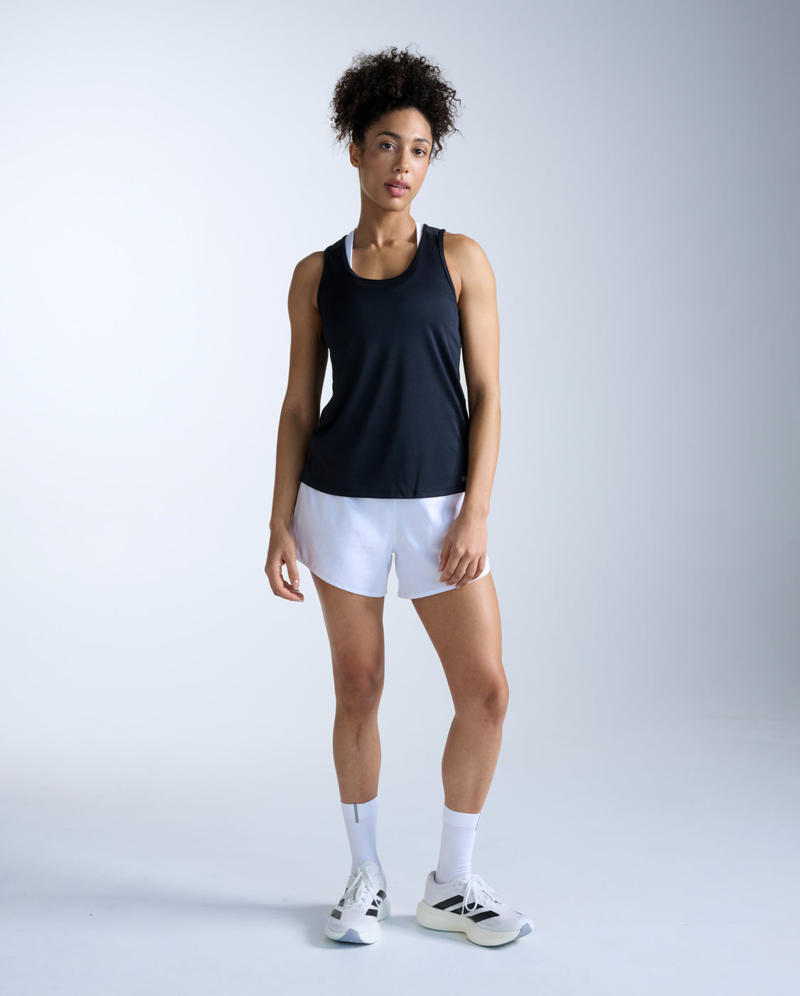 2xu-aero-singlet-damen-schwarz-rmelloses-lauftop image 6