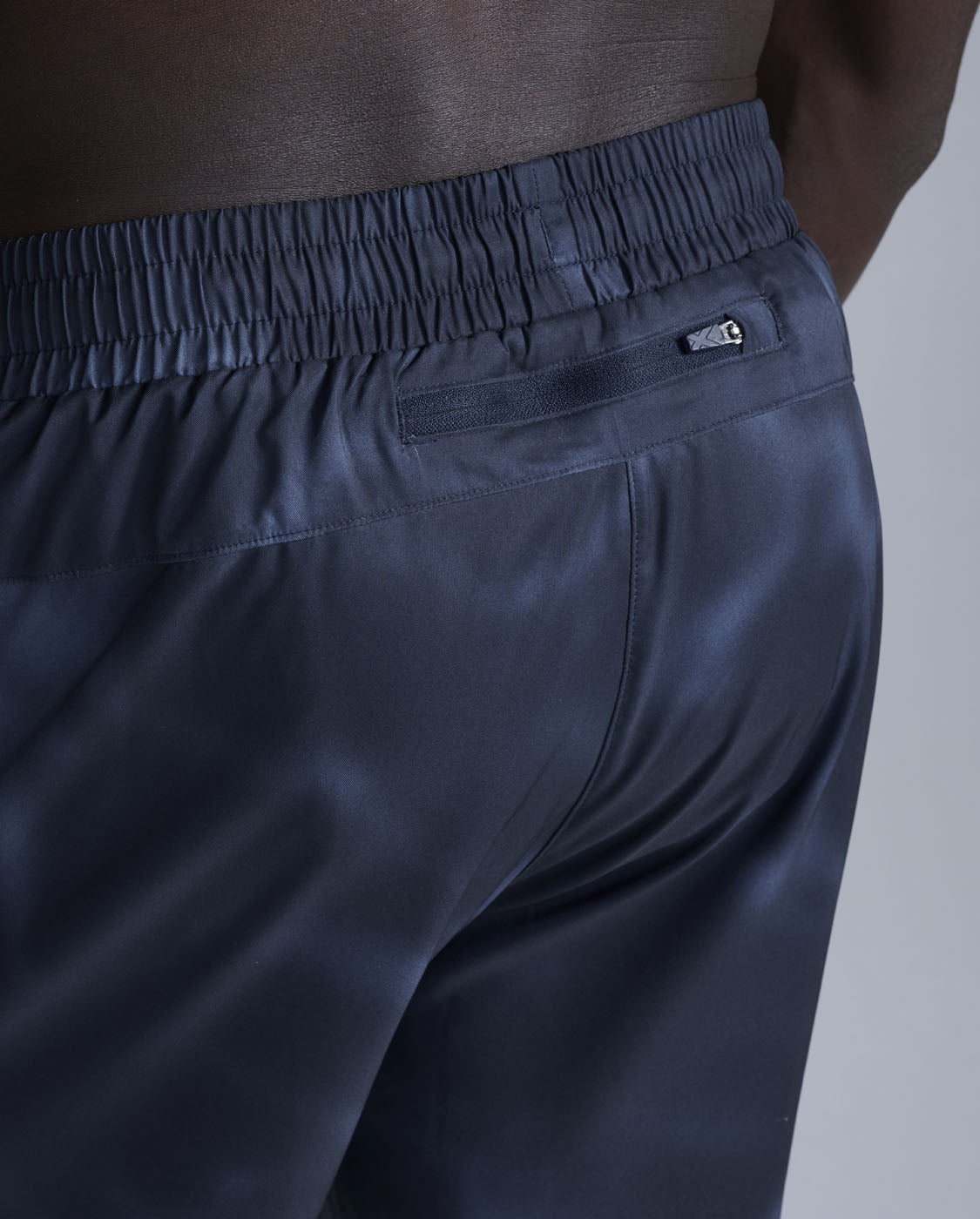 2xu-aero-7-inch-shorts-herren-midnight-marble-laufshorts-mit-liner image 3