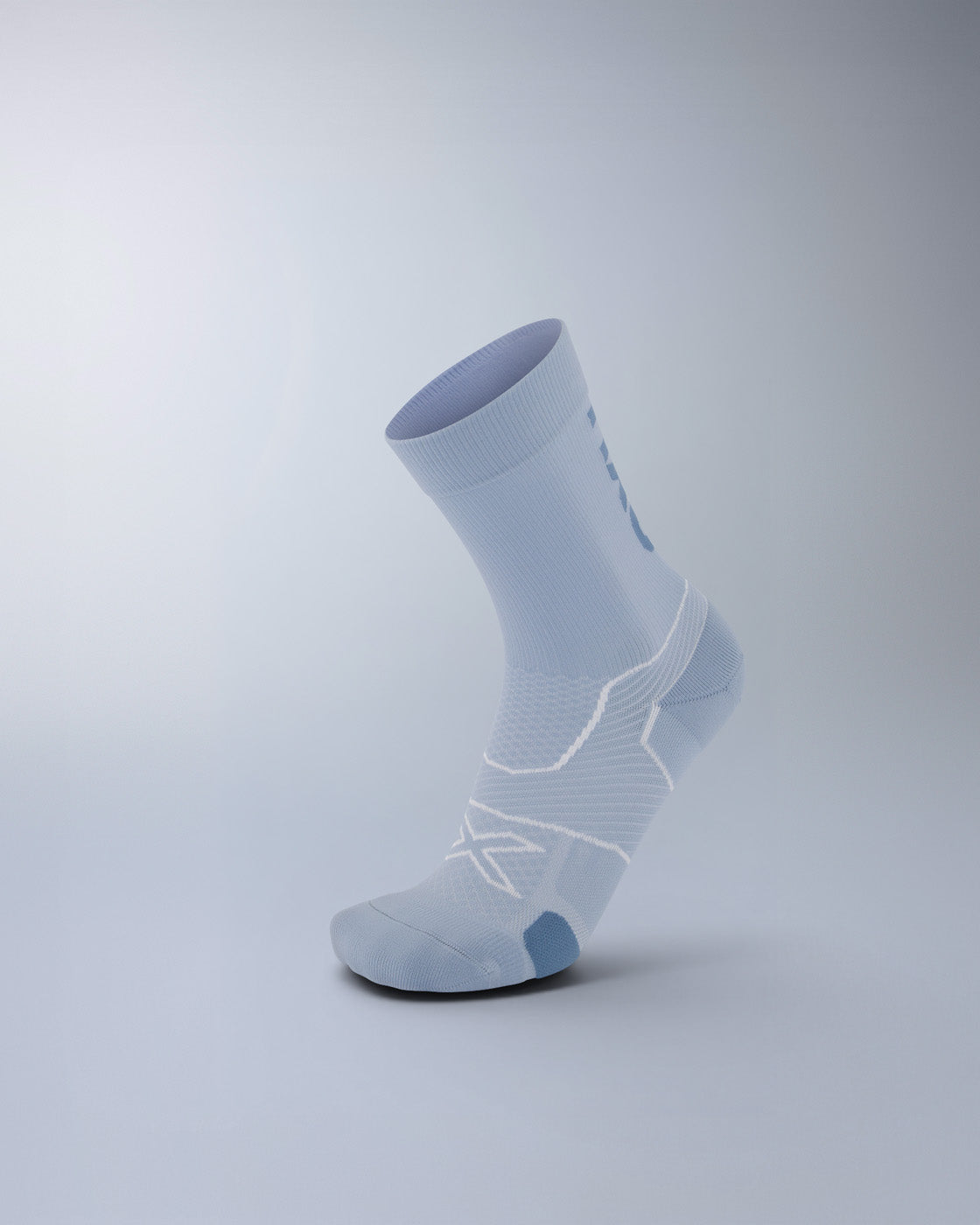 2xu-vectr-cushion-crew-socken-bay-blue-shade image 1