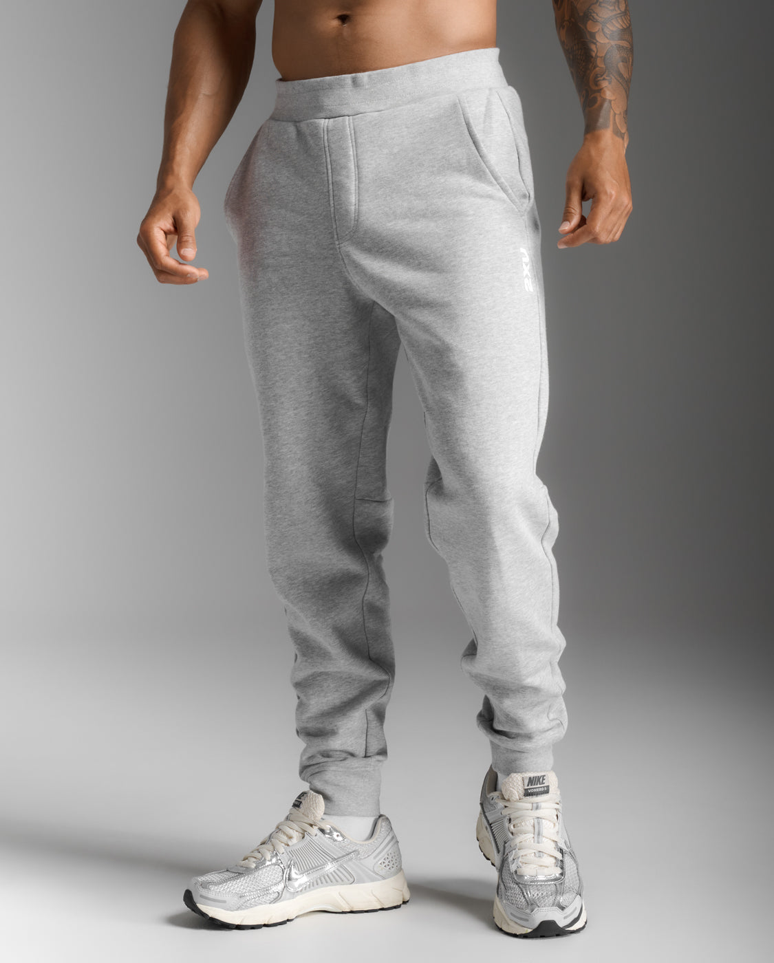 2xu-motion-aspire-trackpants-trainingshose-grey-marle image 2
