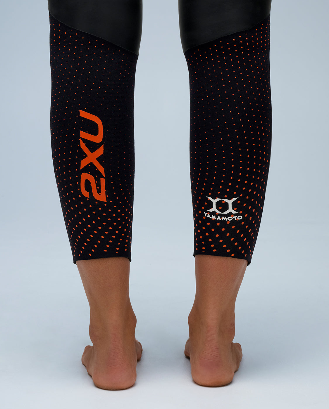 2xu-propel-1-wetsuit-damen-black-solar-orange-rmellos image 4