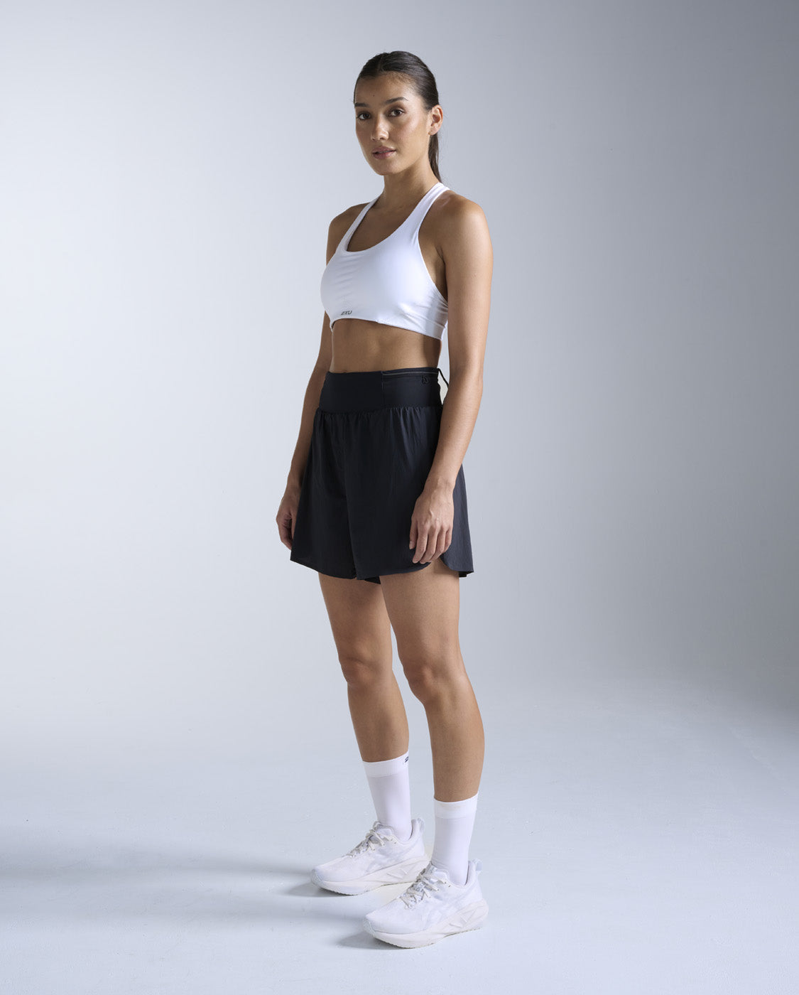 2xu-aero-trail-5-inch-shorts-damen-schwarz-taschen image 7