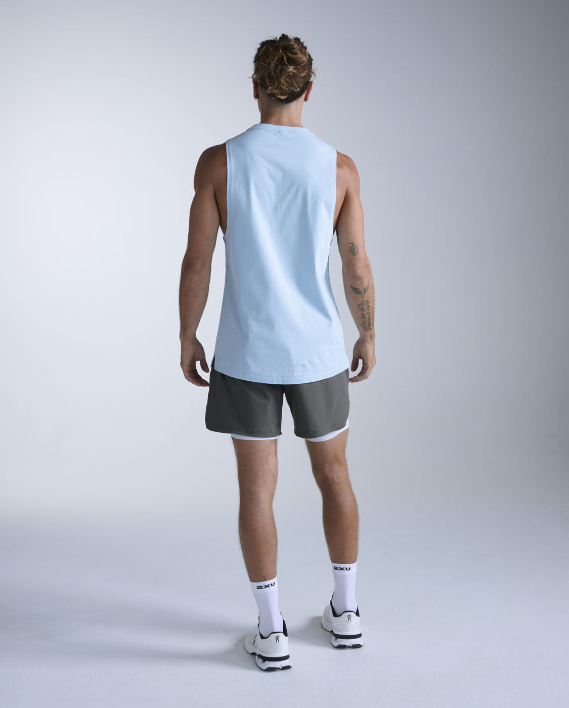 2xu-motion-tank-herren-aqua-frost-baumwolle-stretch image 6