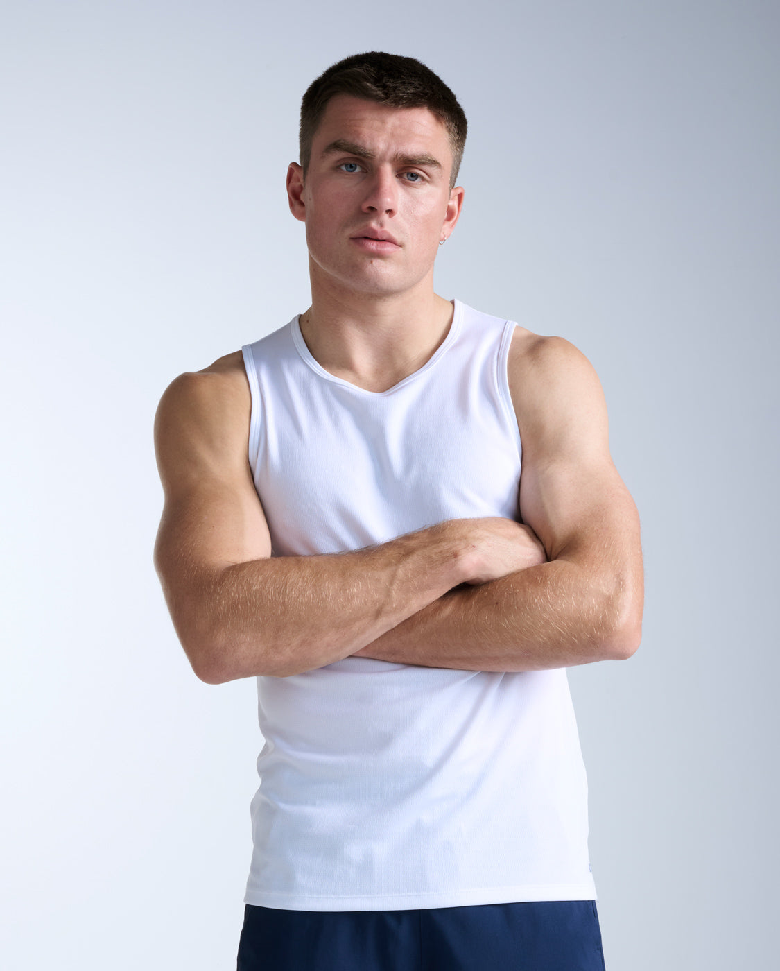 2xu-aero-tank-herren-tr-gershirt-laufshirt-weiss image 1