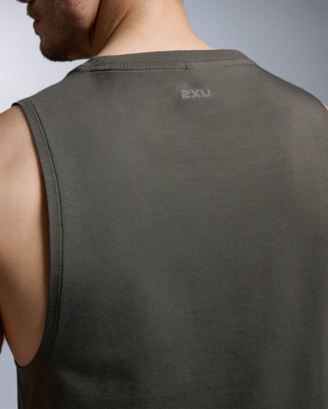 2xu-motion-cotton-flex-tank-top-herren-flint-atmungsaktiv image 4