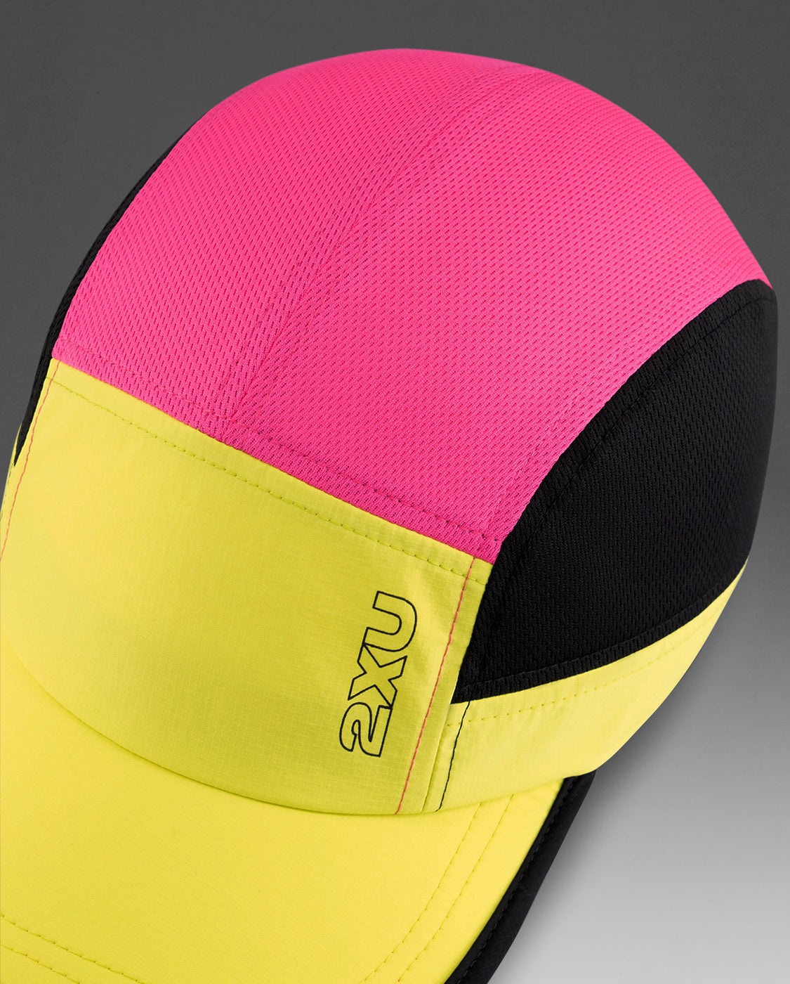 2xu-light-speed-cap-laufcap-volt-fuchsia image 5