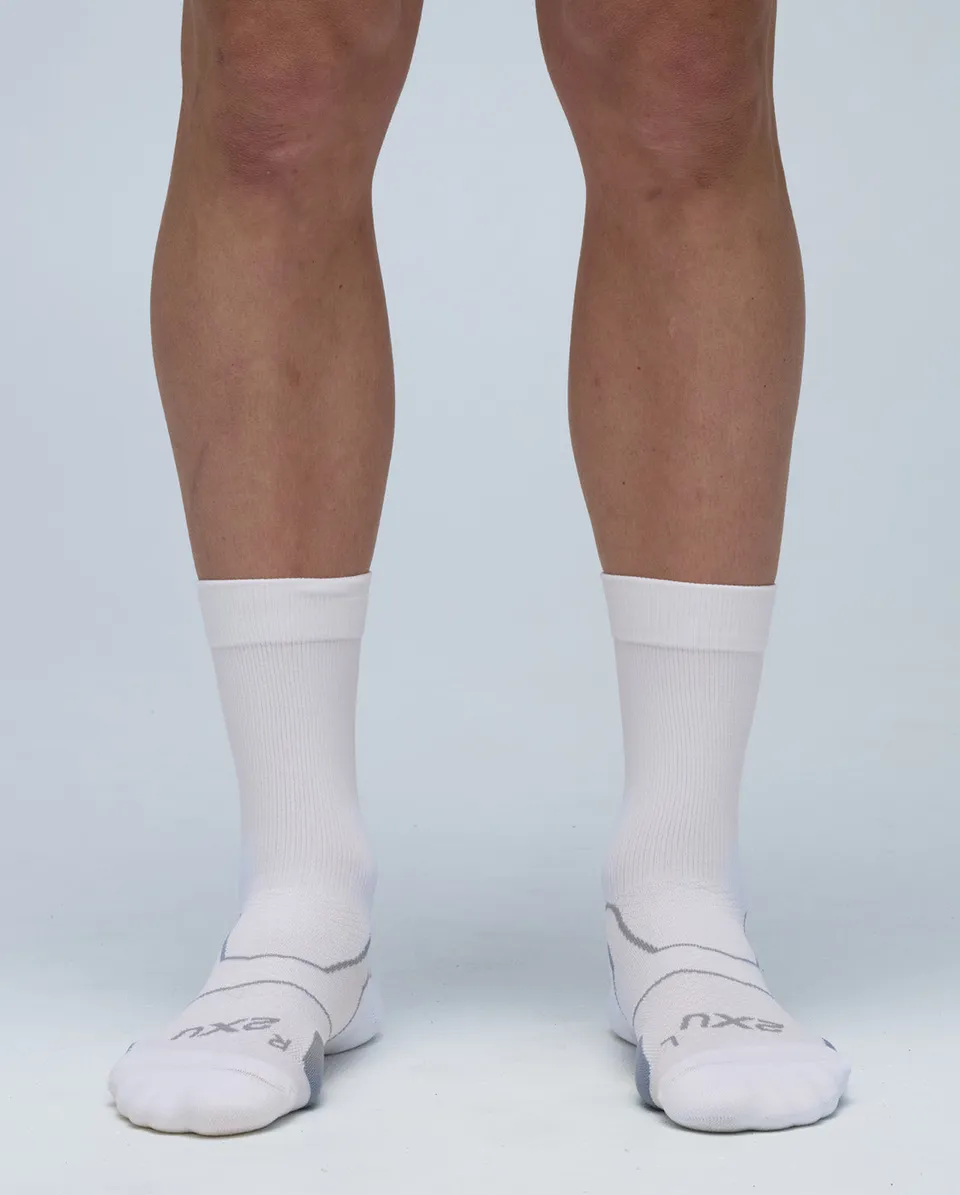 2xu-vectr-netball-crew-socken-wei-grau-gepolstert image 1