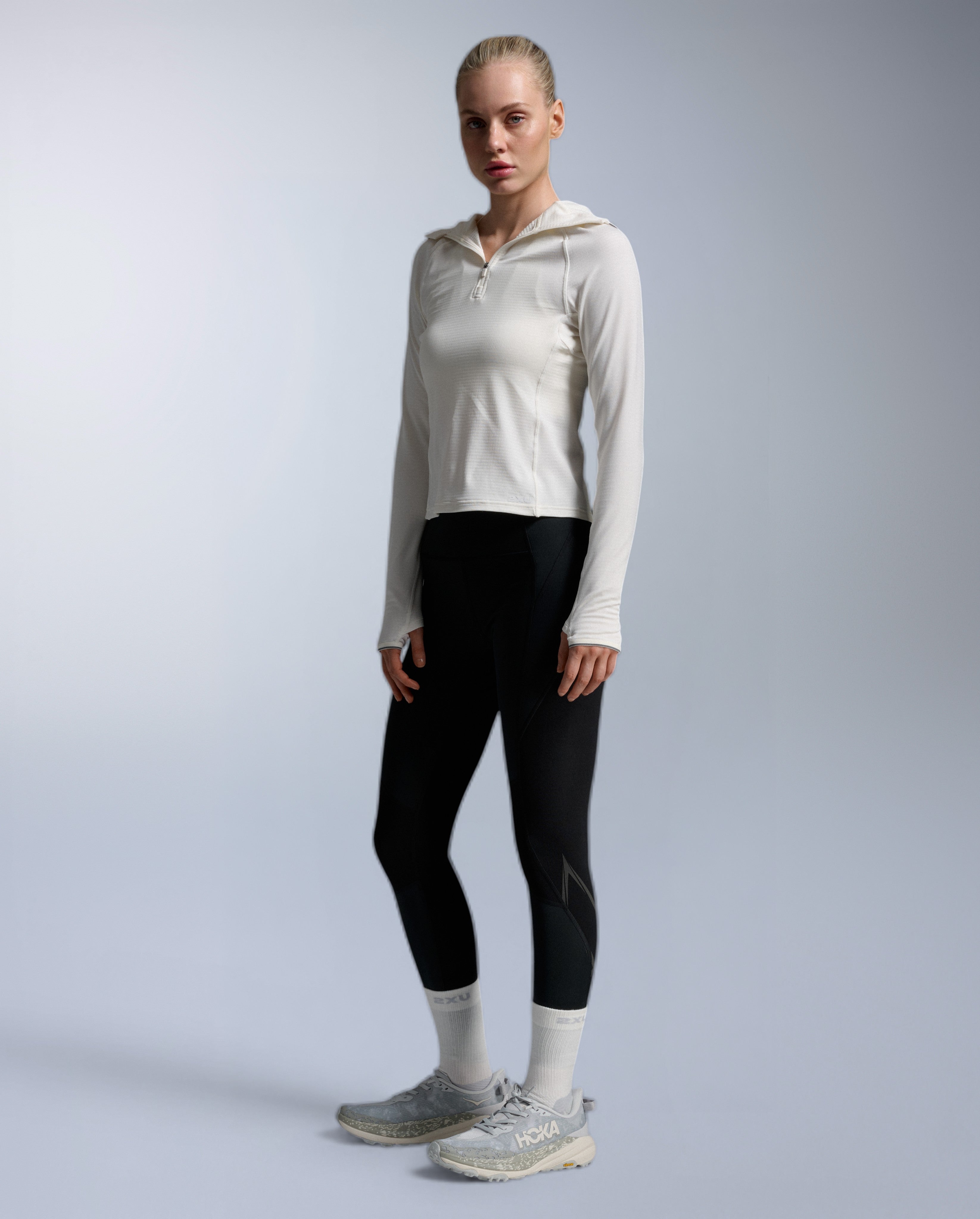2xu-ignition-grid-hoodie-damen-chalk-1-2-zip-warm image 7