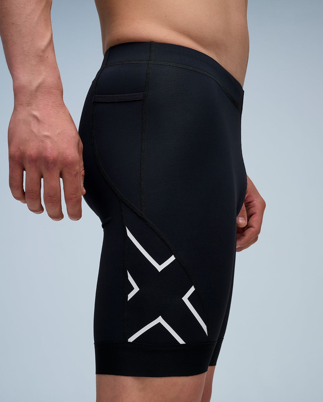 2xu-core-tri-8-inch-shorts-schwarz-wei-m image 2
