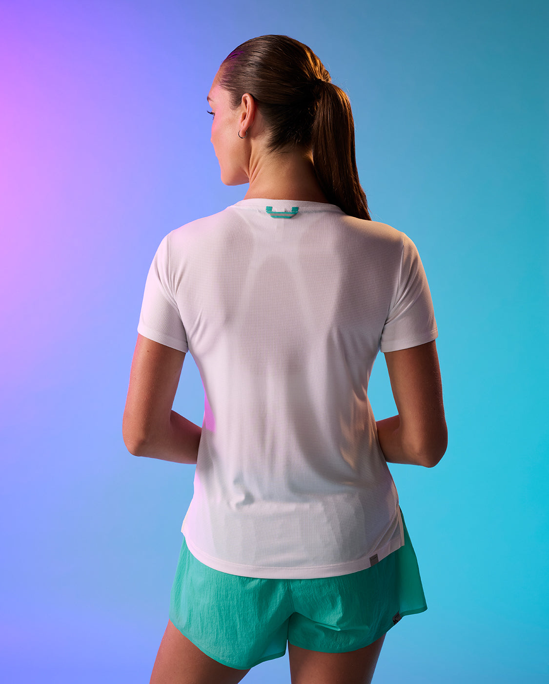 2xu-aero-laufshirt-damen-white-metro-mint-slim image 2