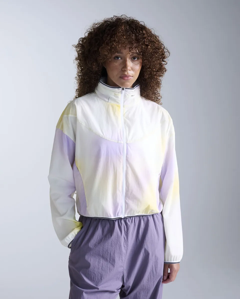 2xu-aero-sheer-bomber-jacke-lavender-digital-white image 1
