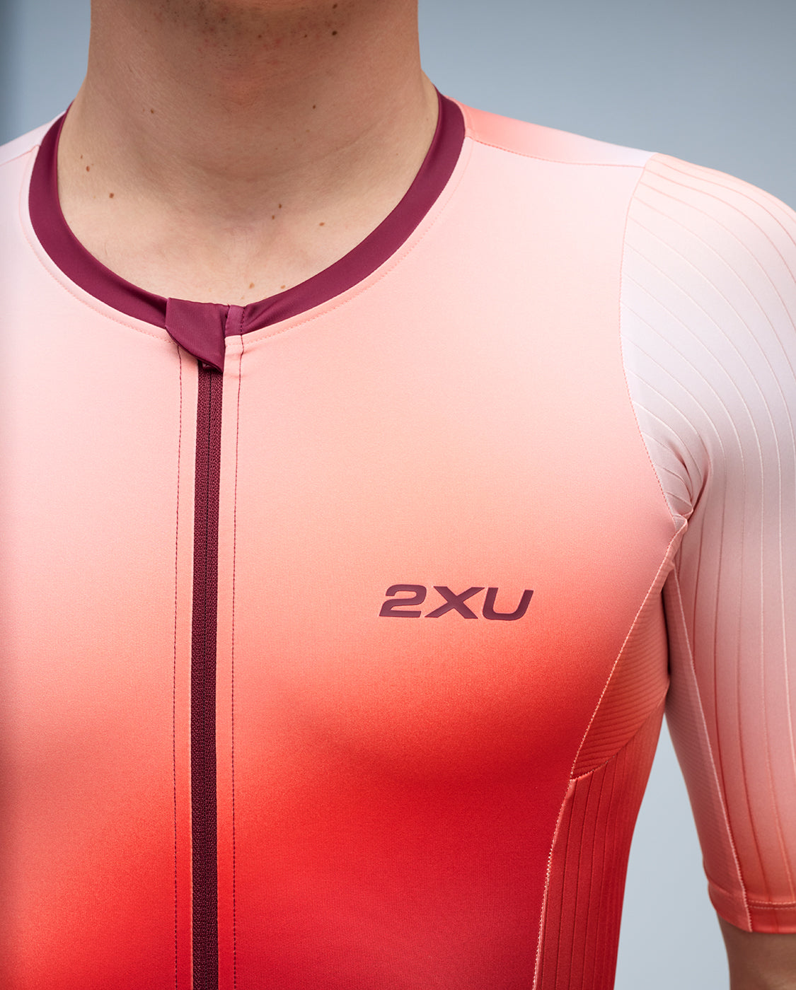 2xu-aero-sleeved-trisuit-herren-heatwave-triathlon image 5