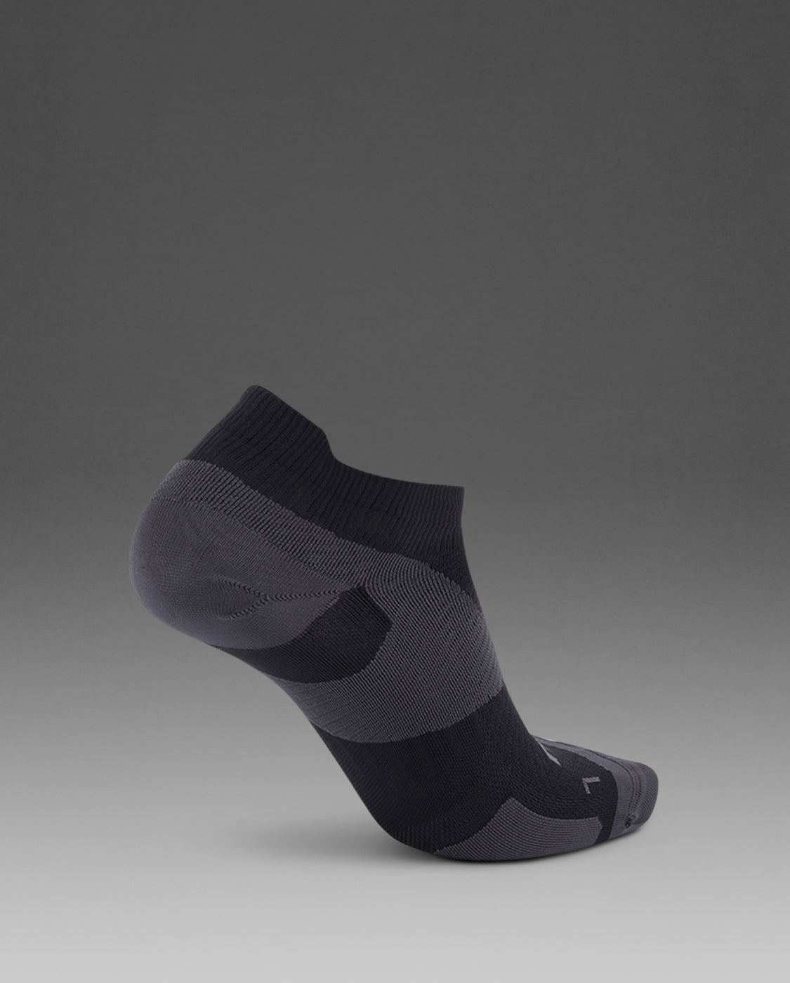 2xu-vectr-ultralight-1-4-crew-socken-schwarz-kompression image 3