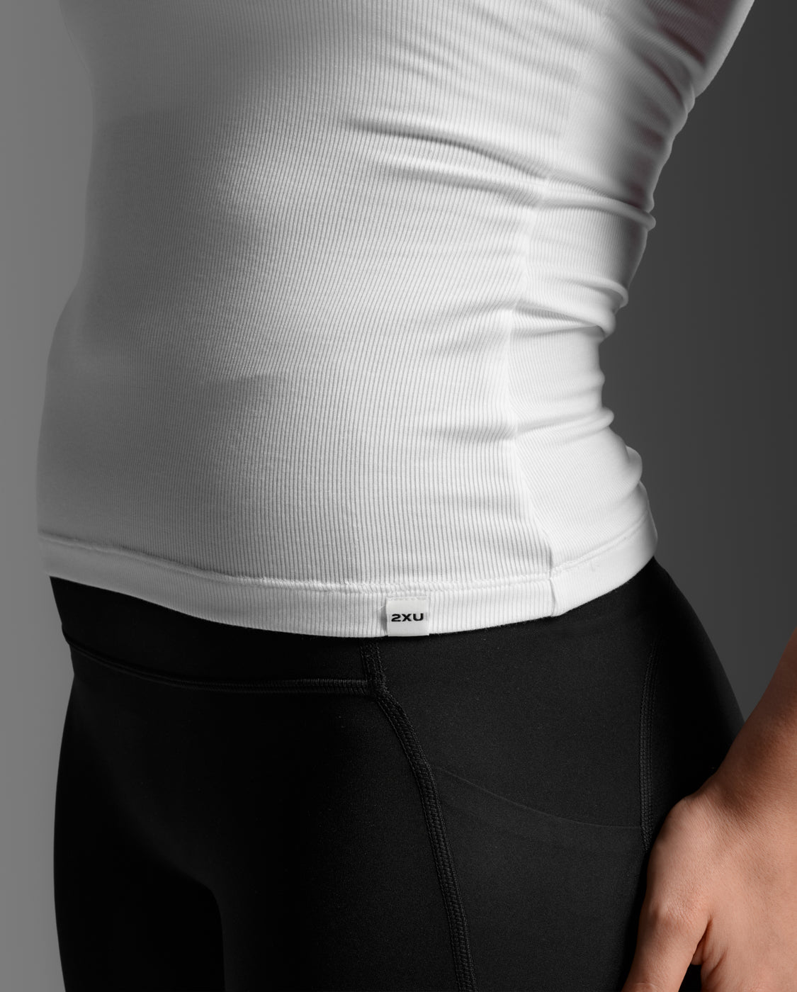 2xu-fluid-modal-ribbed-tank-tr-gertop-white image 8