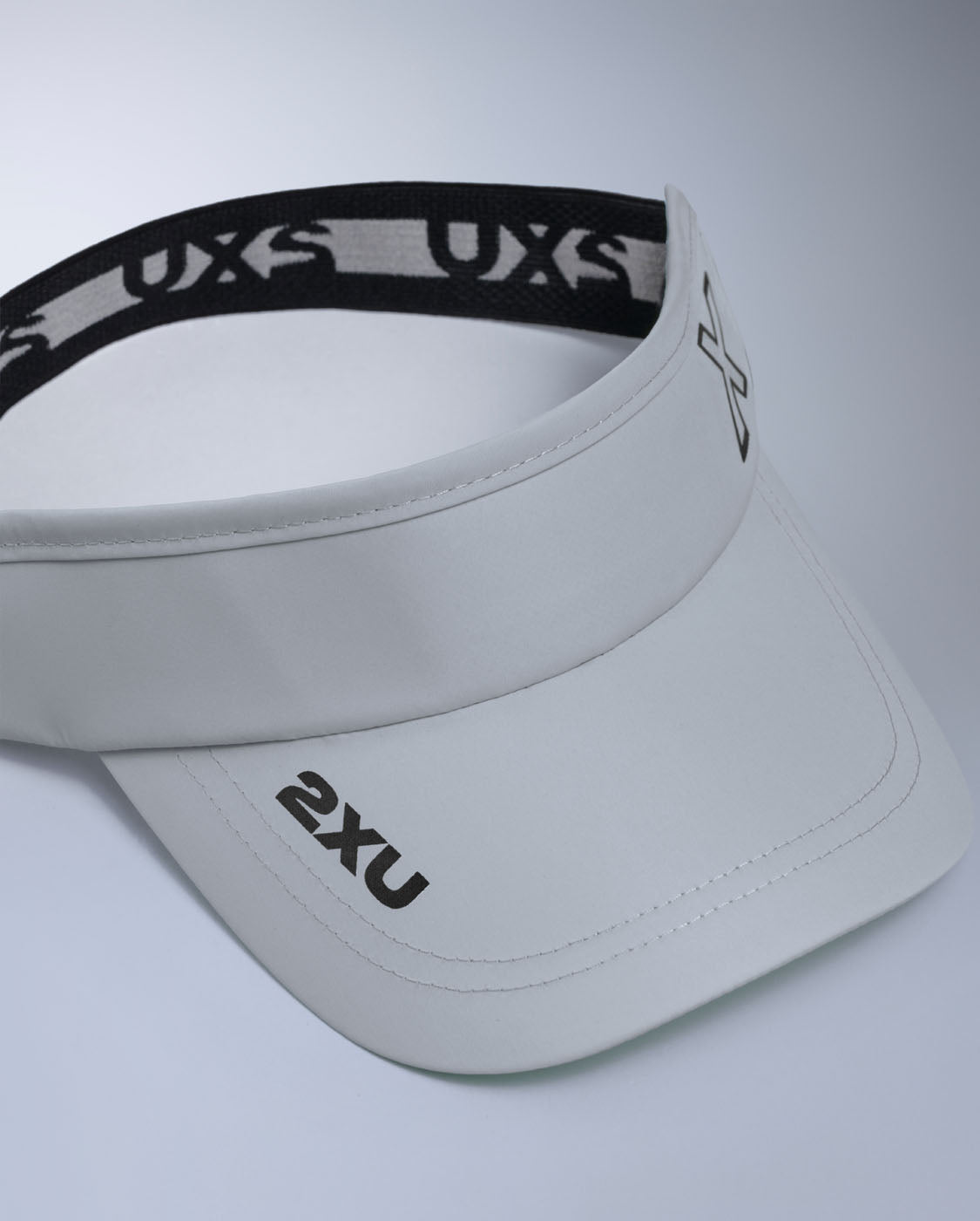 2xu-aero-performance-visor-laufvisor-weathervane-black image 4