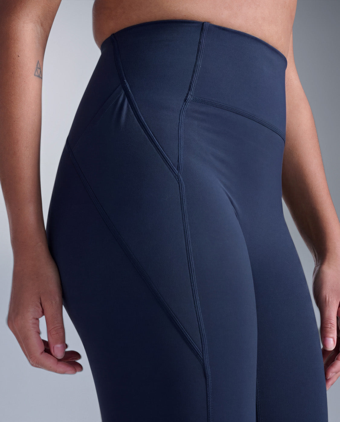 2xu-flex-hi-rise-compression-7-8-tights-midnight image 3