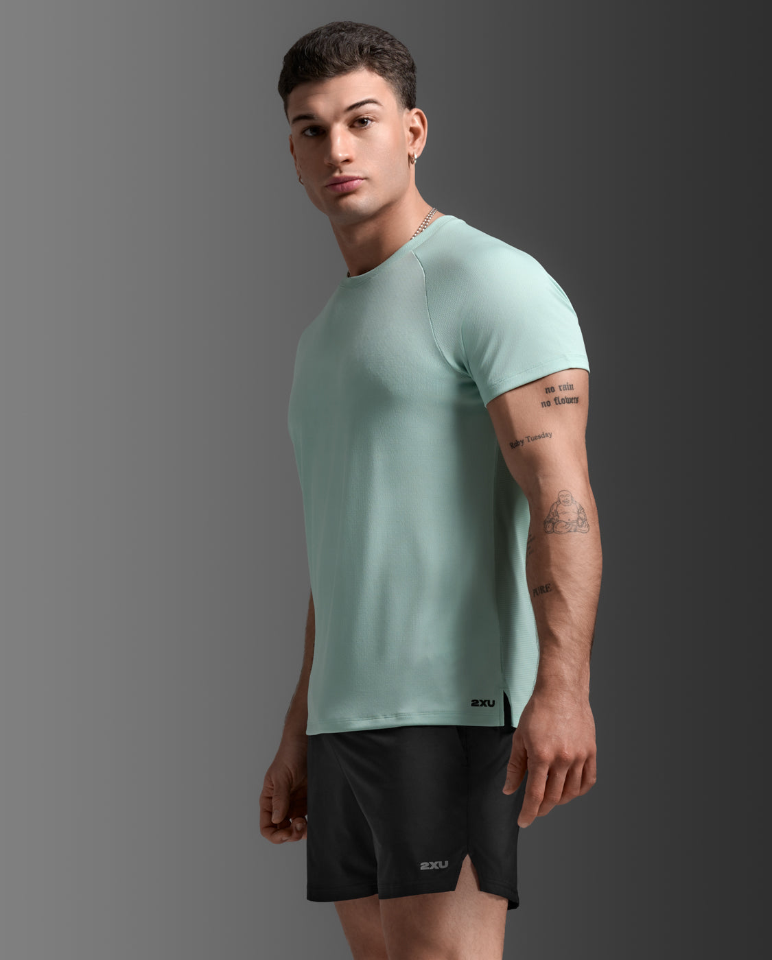 2xu-aero-tee-laufshirt-digital-mint-black-herren-slim image 4
