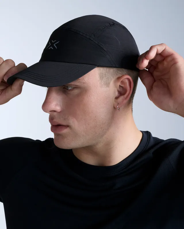 2xu-aero-hybrid-cap-laufcap-black-verstellbar image 1