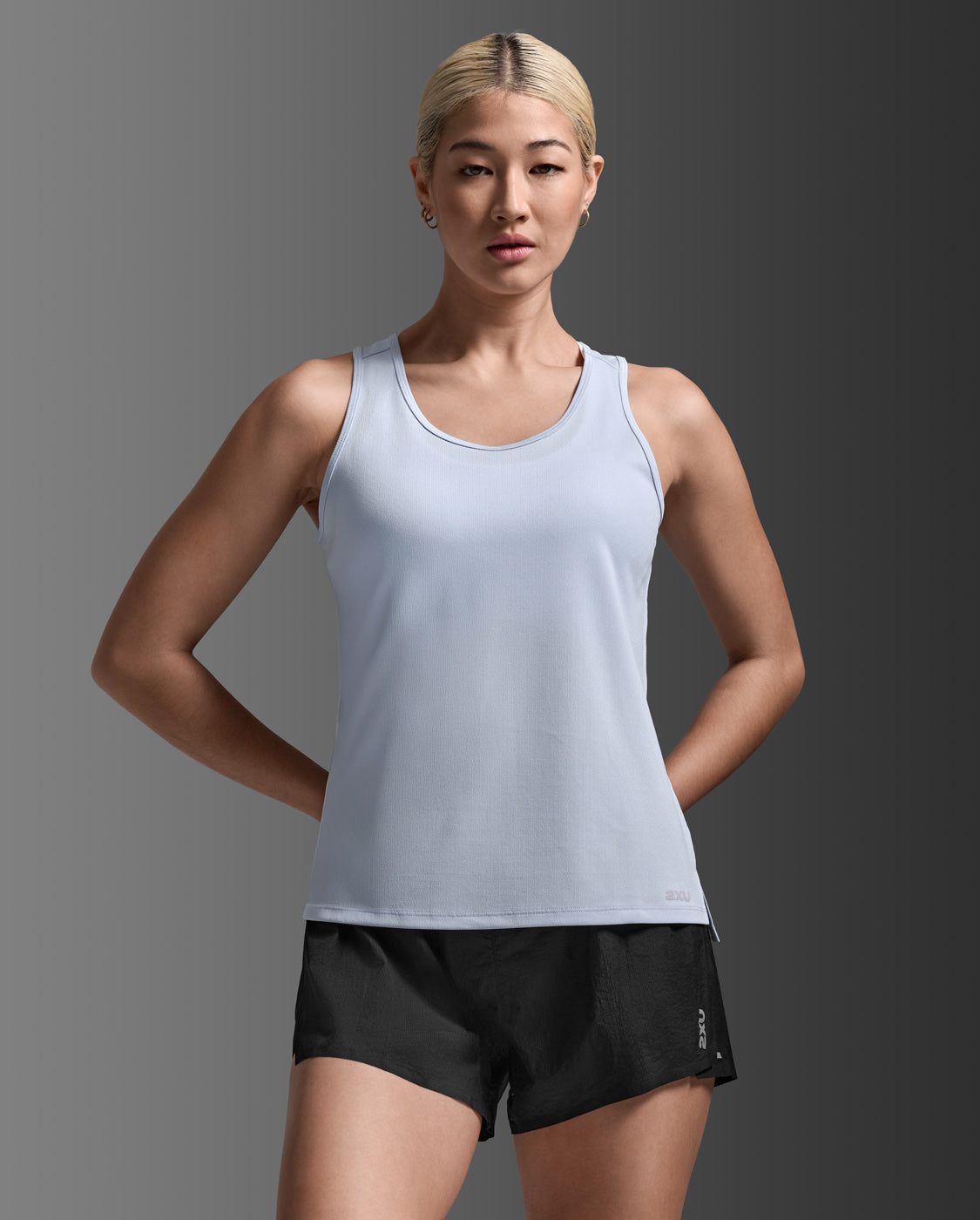 2xu-aero-singlet-top-damen-halogen-reflective image 1
