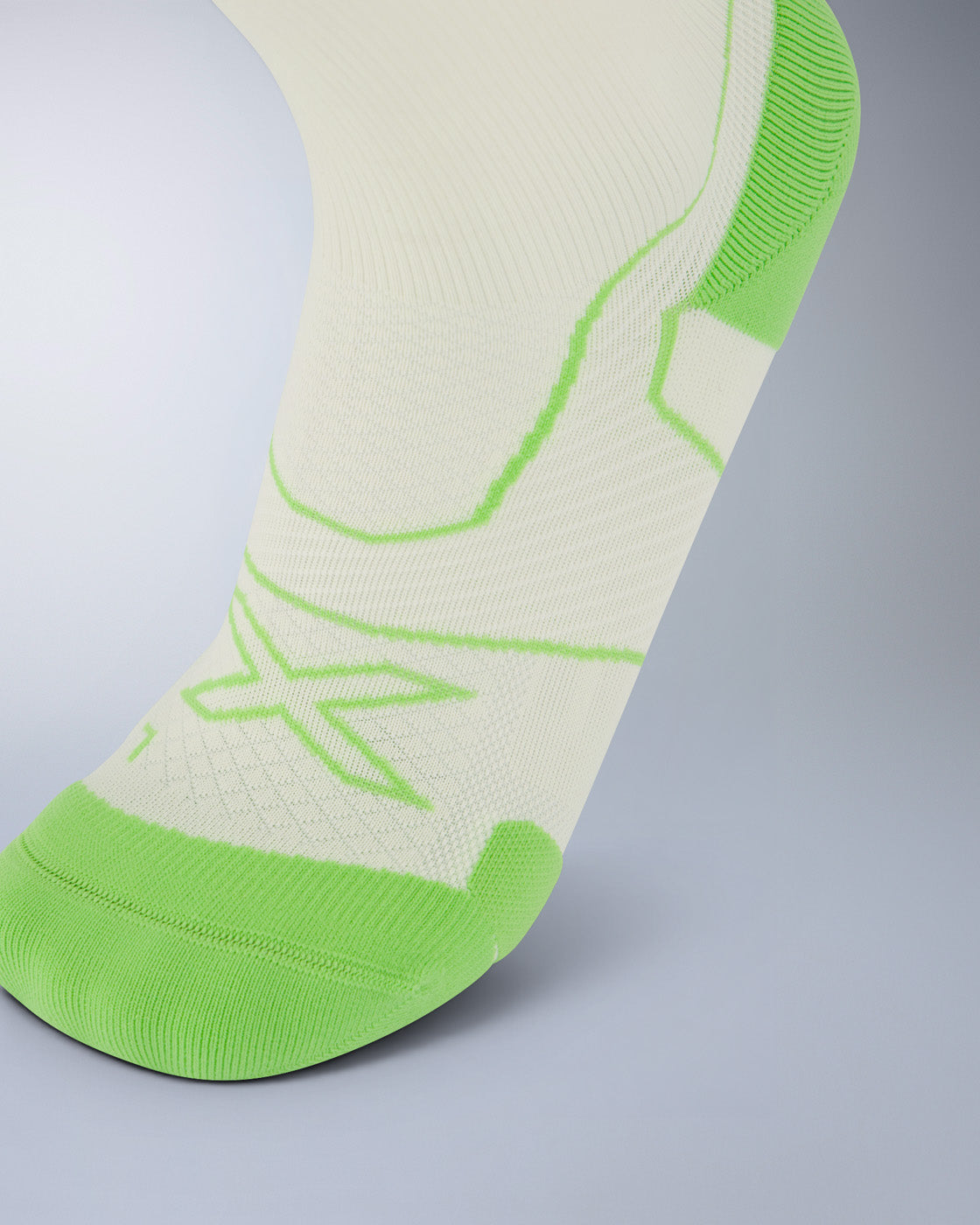 2xu-vectr-cushion-crew-socken-chalk-lime-zest image 2