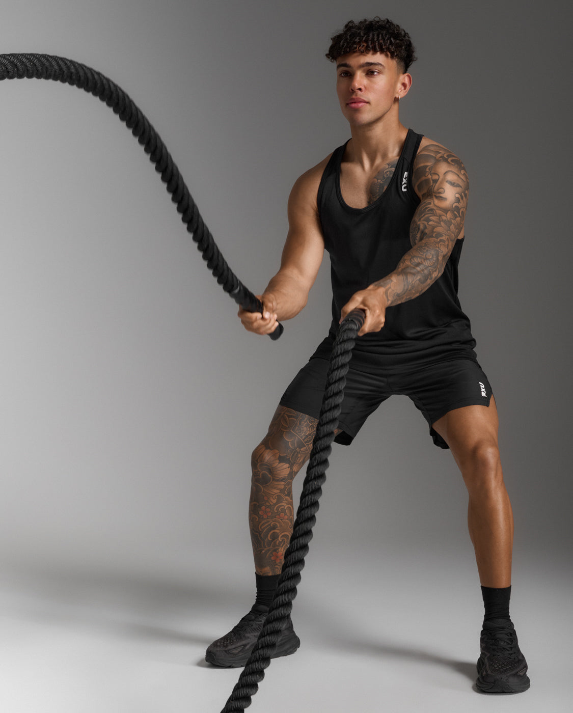 2xu-motion-aspire-singlet-herren-schwarz image 5