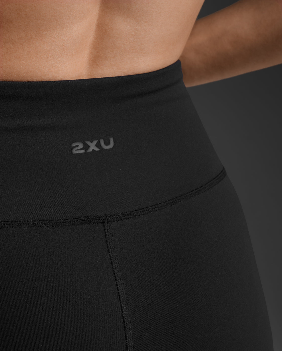 2xu-fluid-hi-rise-flare-pant-trainingshose-schwarz image 8