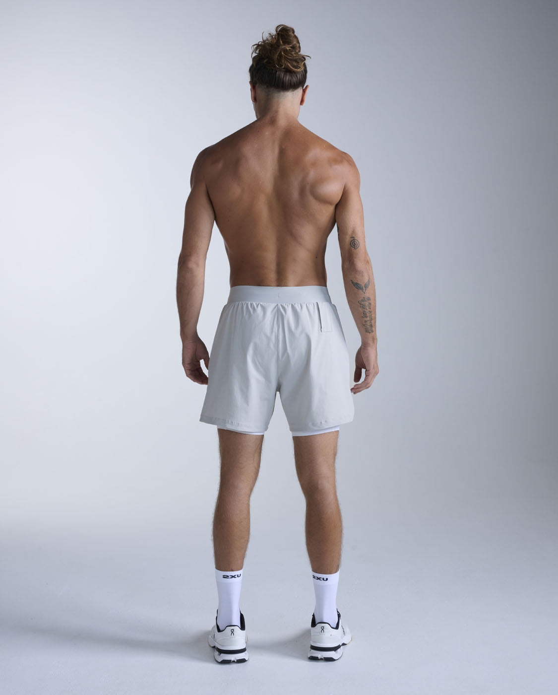 2xu-flex-2-in-1-5-inch-shorts-grau-trainingsshorts image 8