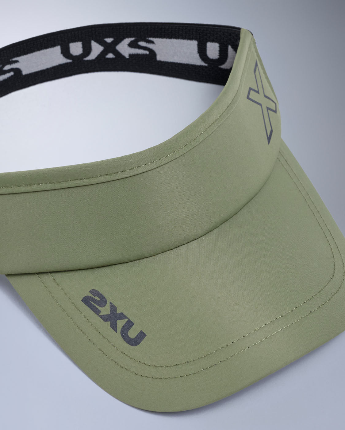 2xu-aero-performance-visor-unisex-alpine-black image 4