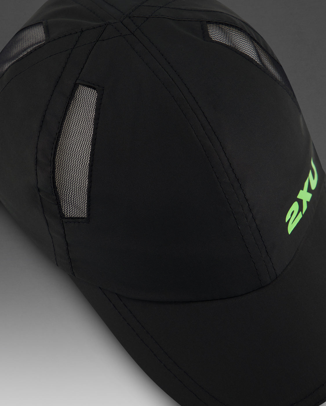 2xu-aero-run-cap-schwarz-neon-unisex image 4
