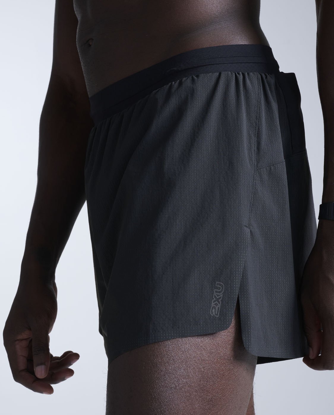 2xu-light-speed-stash-5-shorts-laufshorts-schwarz-5-inch image 4