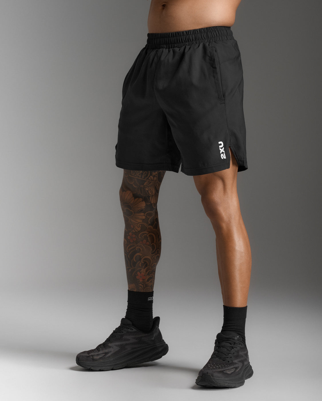 2xu-motion-aspire-7-inch-shorts-laufshorts-schwarz-herren image 1