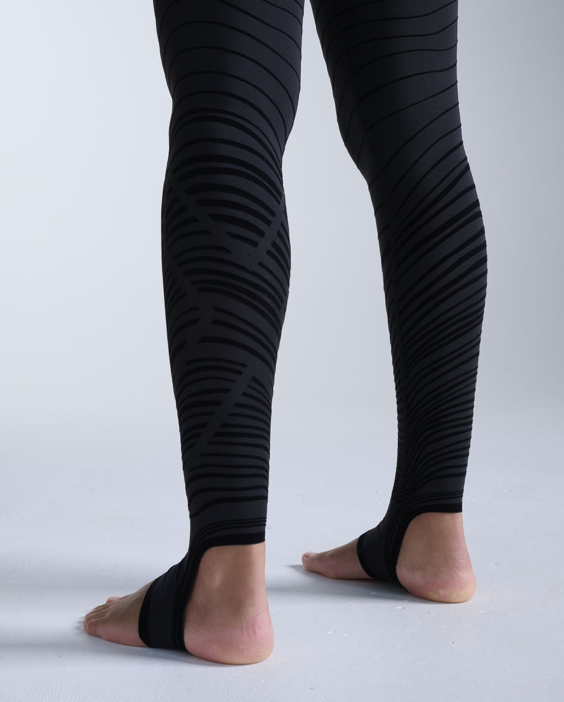 2xu-recovery-power-recovery-tights-fir-leggings-damen-schwarz image 7