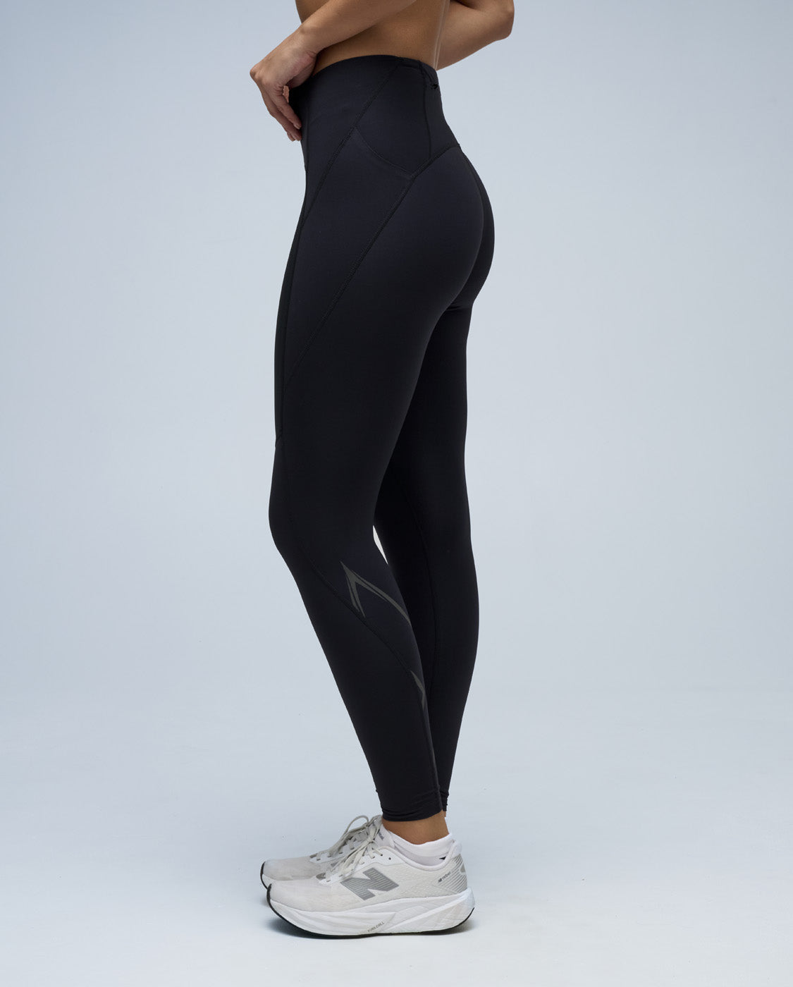 2xu-ignition-shield-compression-tights-schwarz-thermal image 4