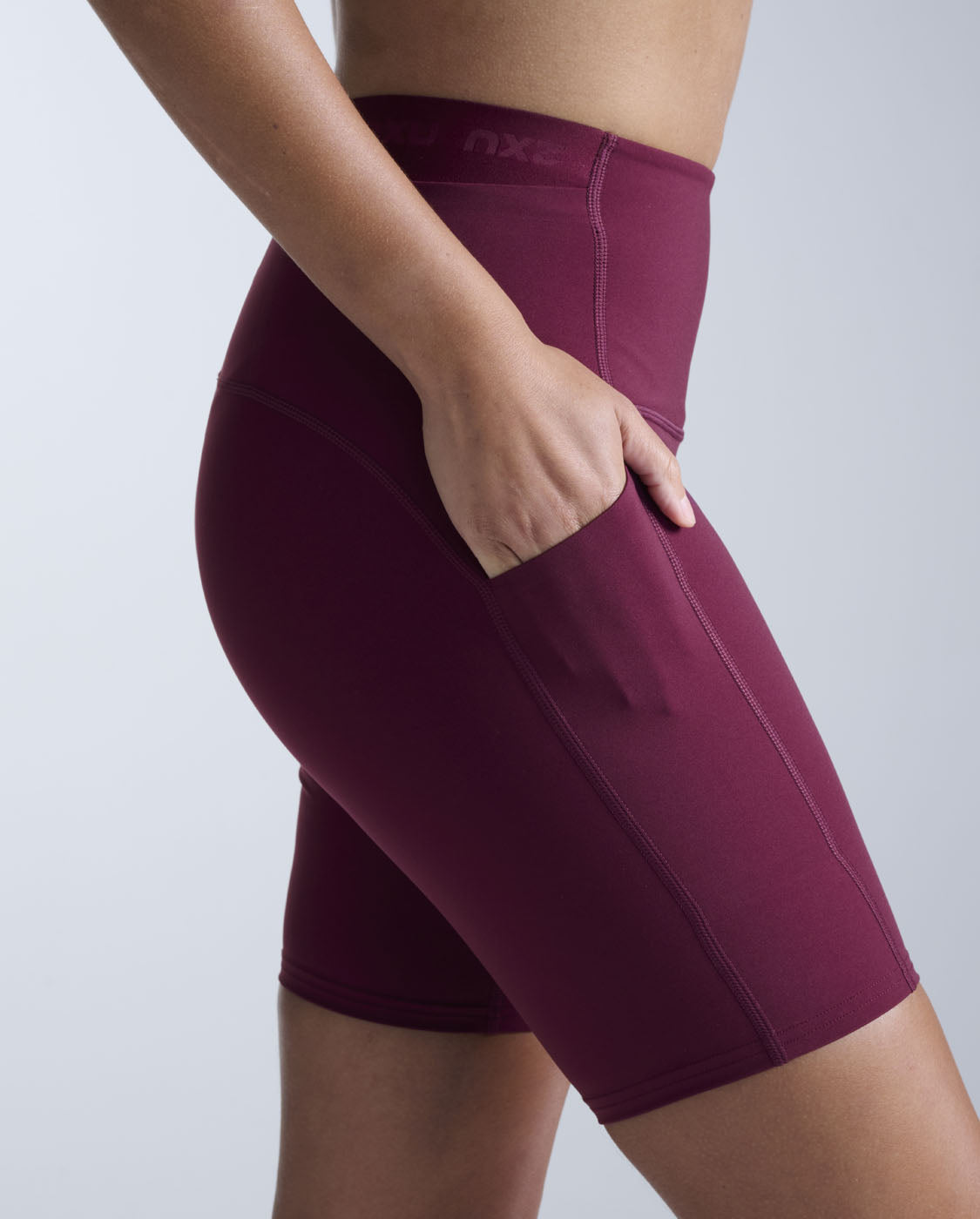 2xu-form-stash-hi-rise-6-compression-short-damen-armaretto image 4
