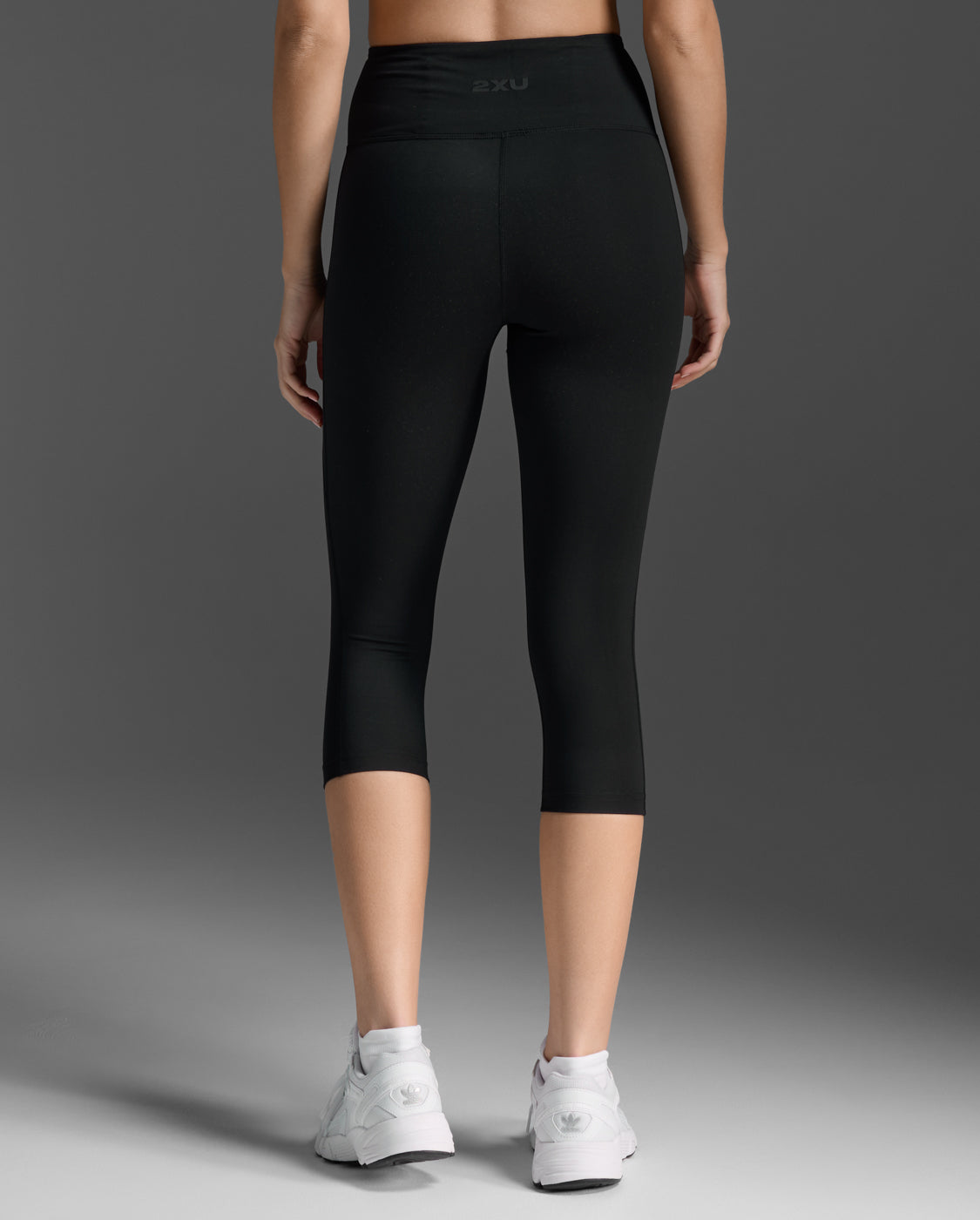 2xu-form-soft-touch-3-4-compression-tights-schwarz image 2