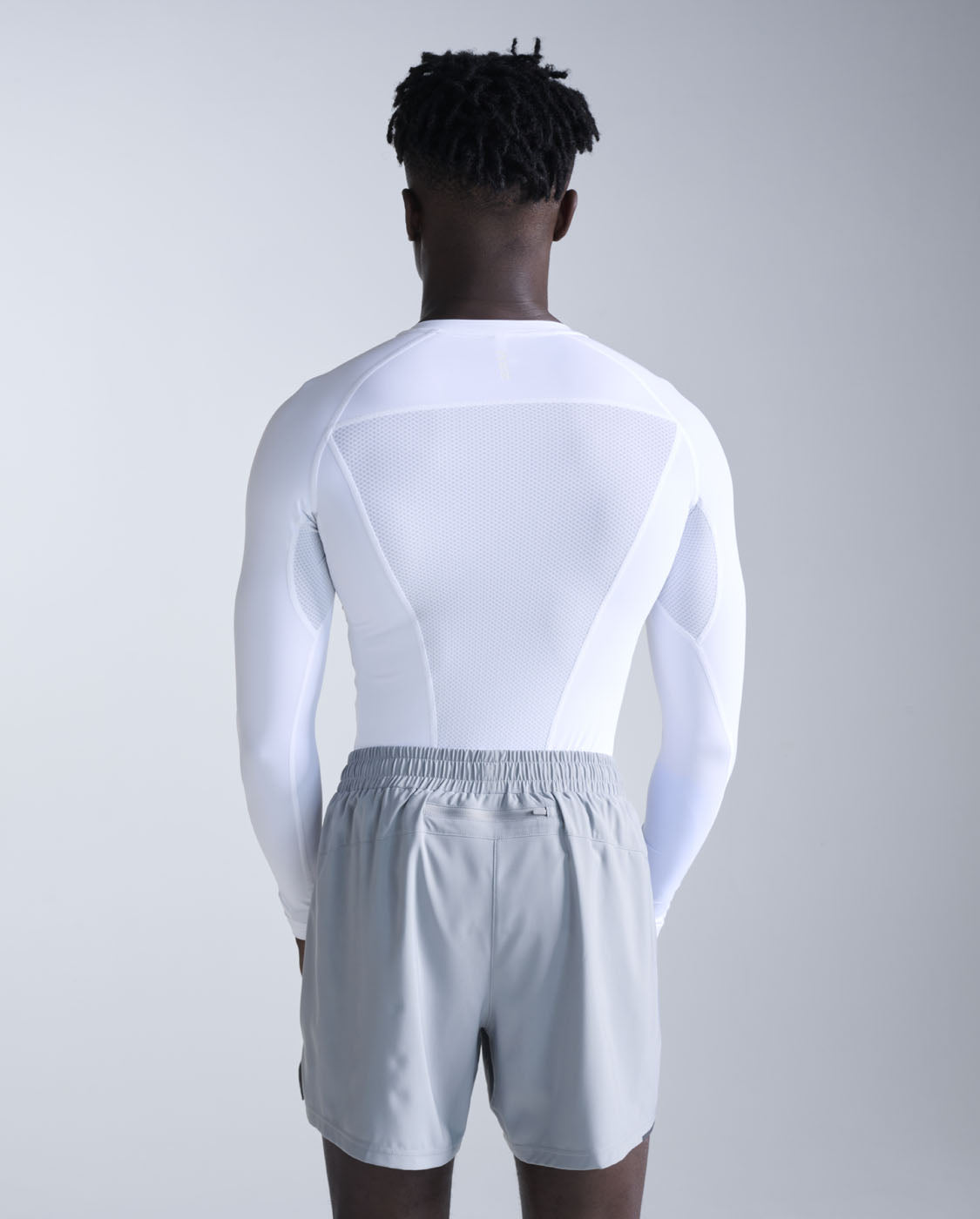 2xu-core-compression-long-sleeve-kompressionsshirt-wei image 2