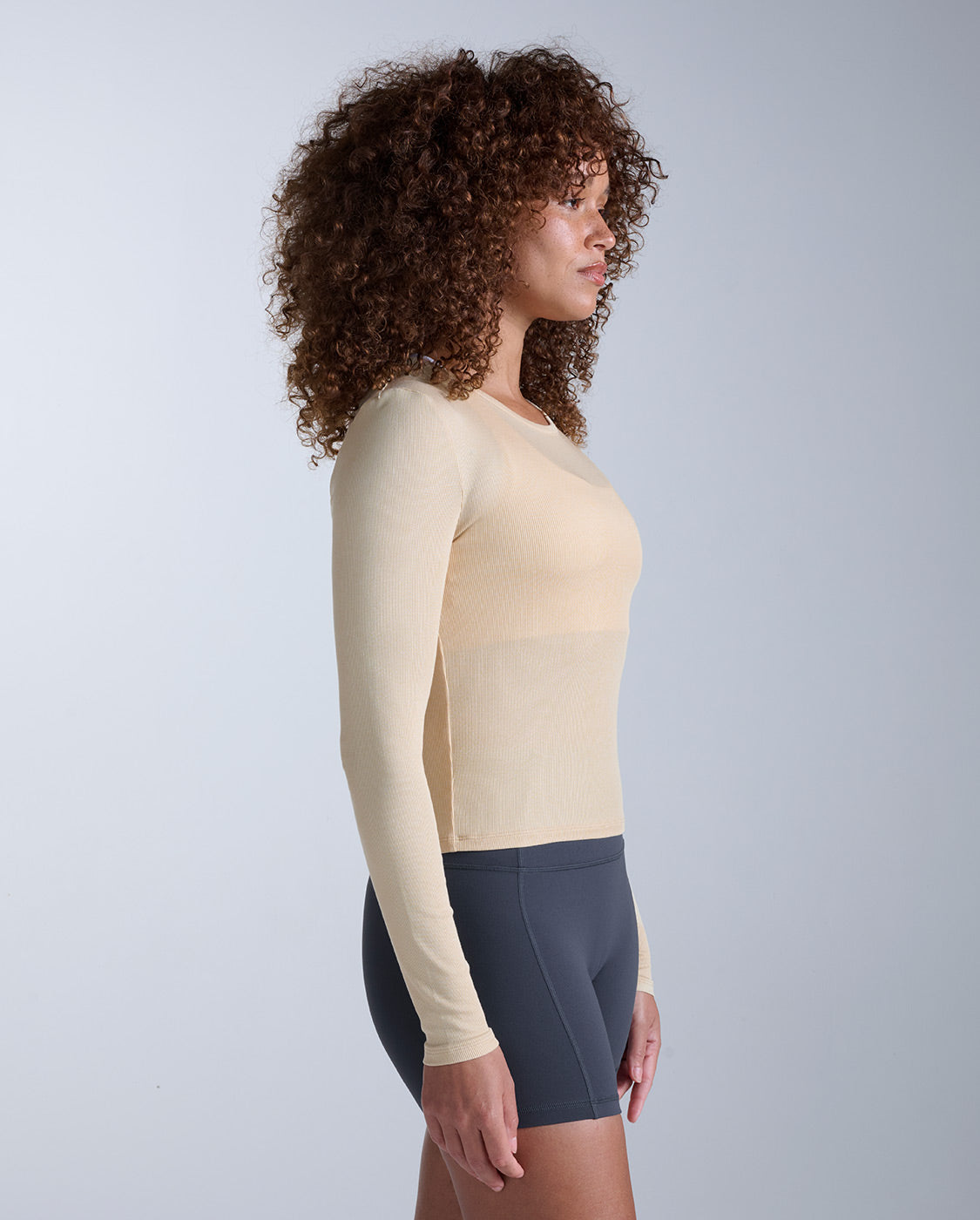 2xu-fluid-modal-ribbed-long-sleeve-damen-mojave-desert-white-modal image 2