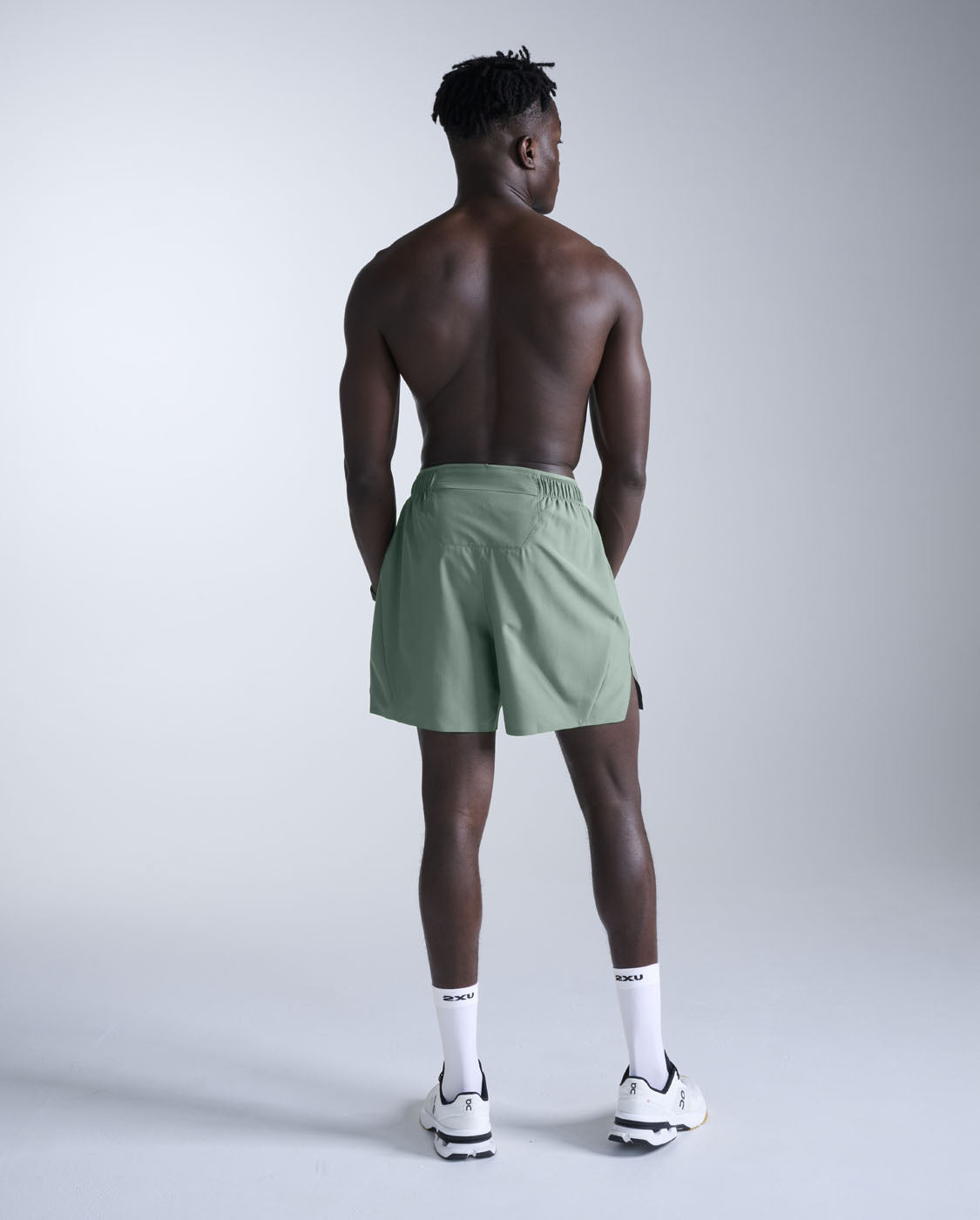 2xu-motion-5-inch-unlined-shorts-herren-eucalyptus-leicht image 5