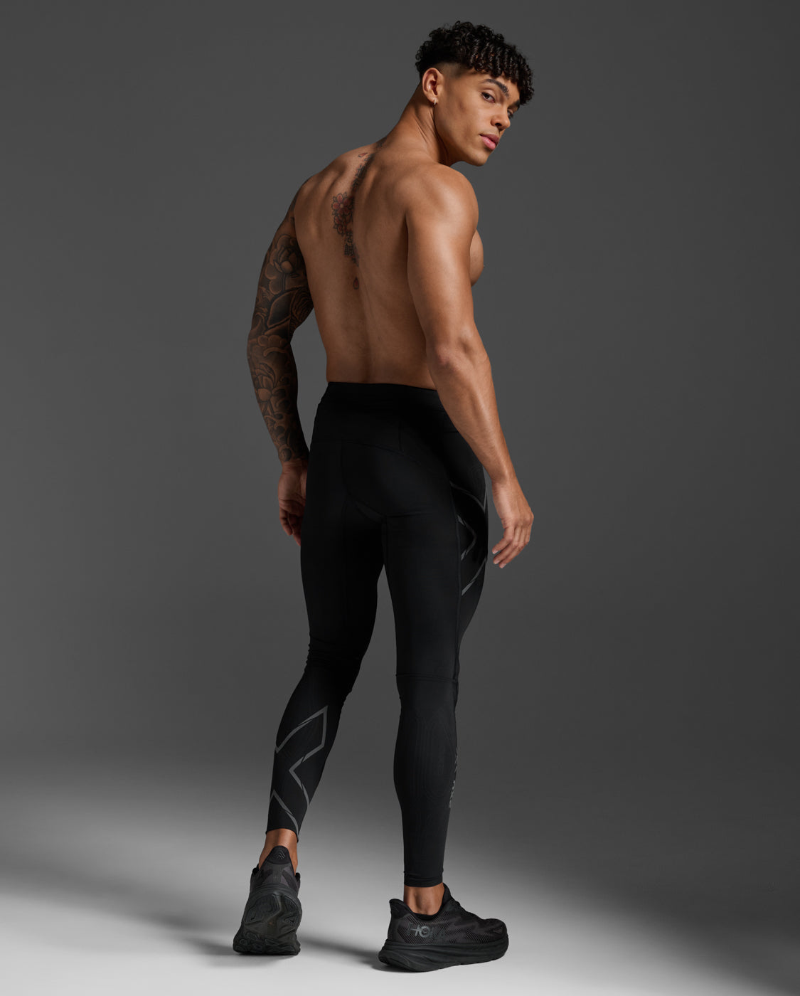 2xu-light-speed-compression-tights-herren-schwarz-mcs image 6