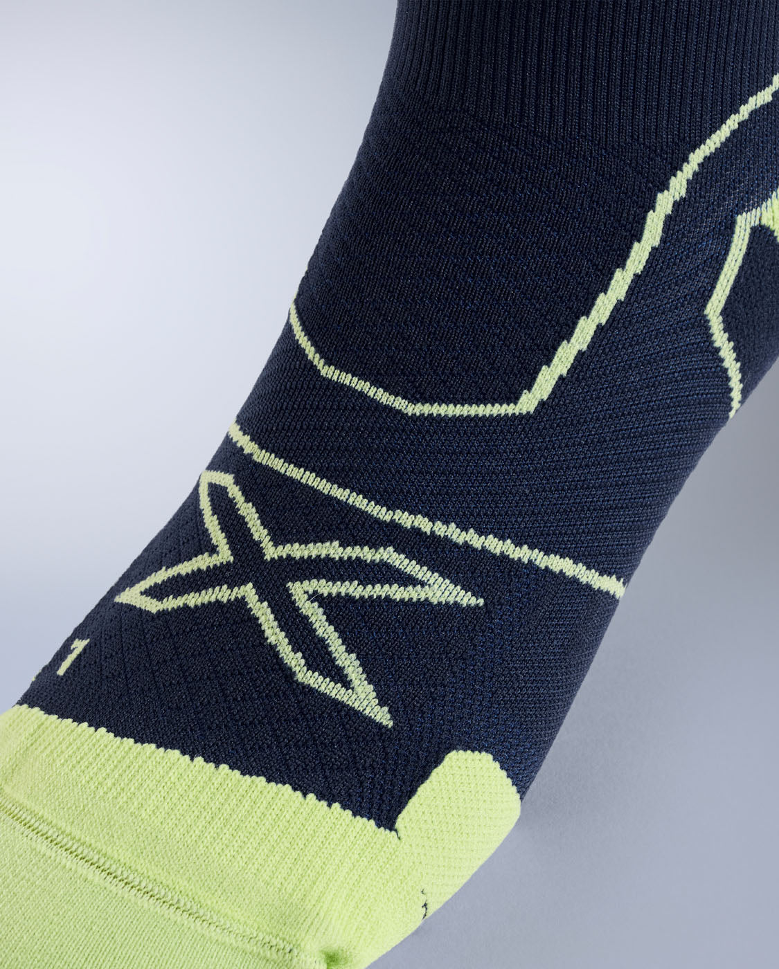 2xu-vectr-cushion-crew-laufsocken-midnight-unisex image 3