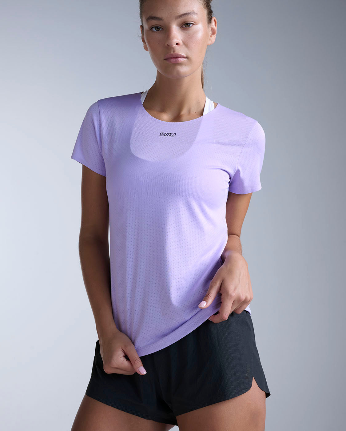 2xu-light-speed-tech-tee-laufshirt-lavendel-damen image 1