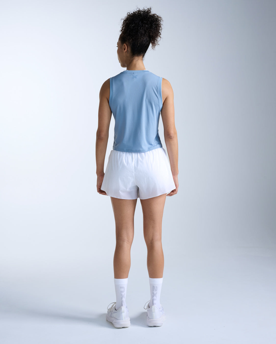 2xu-aero-mesh-crop-tank-damen-blue-shade image 7