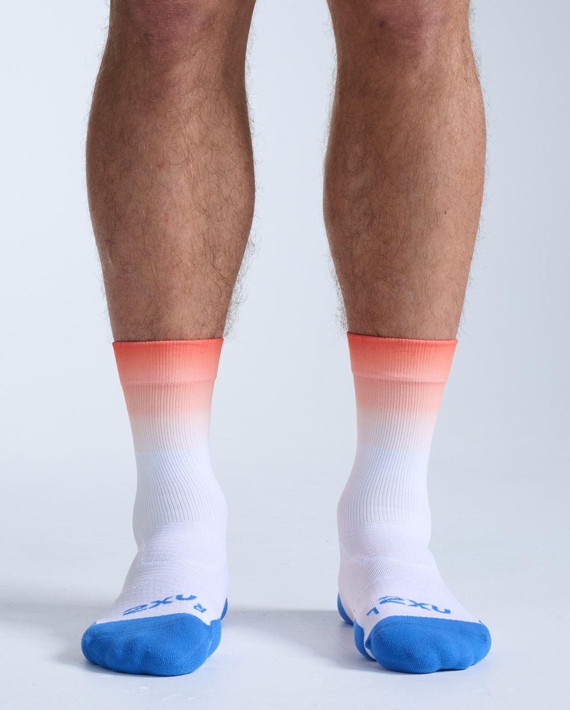 2xu-vectr-light-cushion-crew-socken-nebula-blaze-nectarine image 1