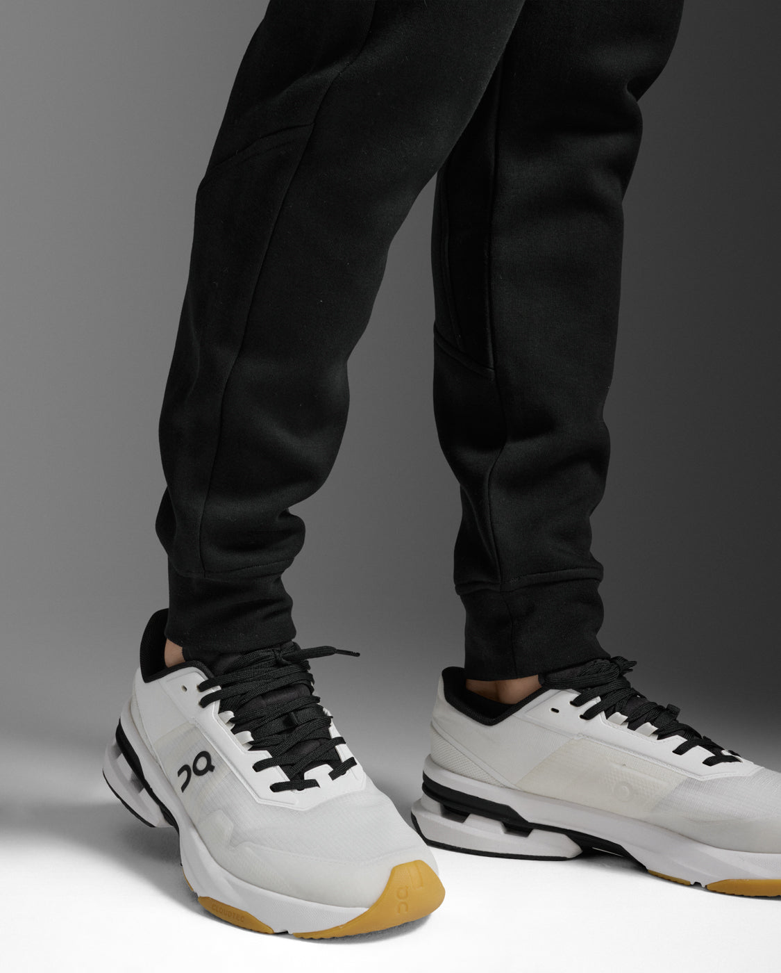 2xu-24-7-commute-smooth-spacer-trainingshose-schwarz-herren image 4