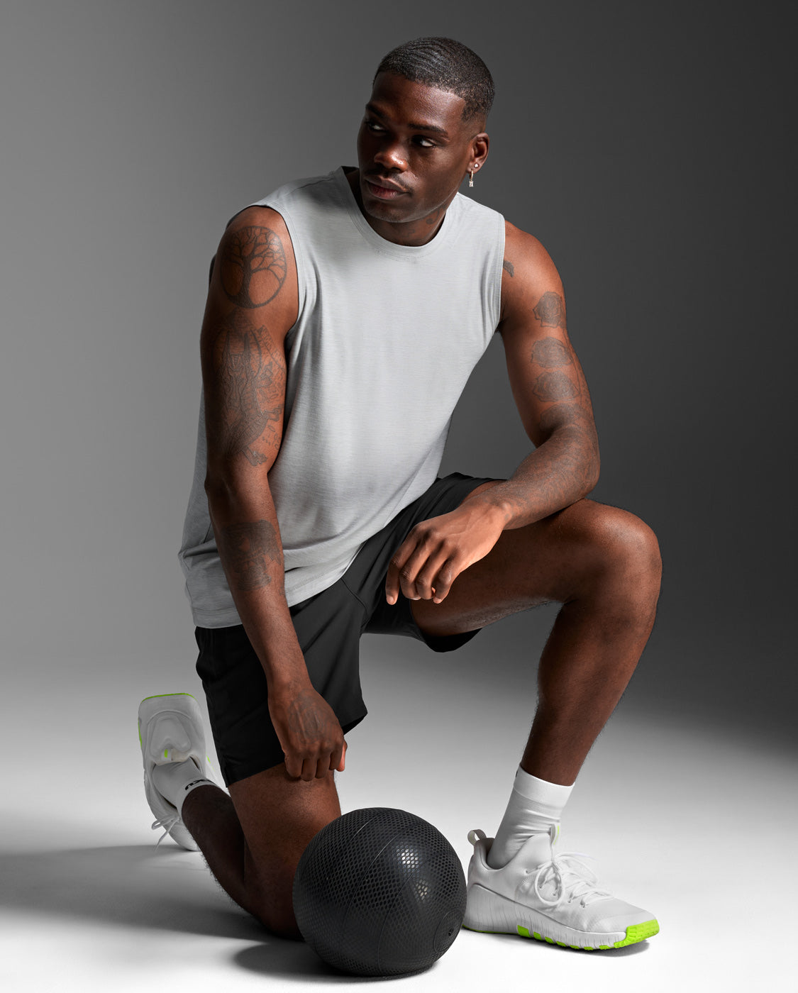 2xu-signature-tank-herren-harbor-mist-rmelloses-shirt image 1