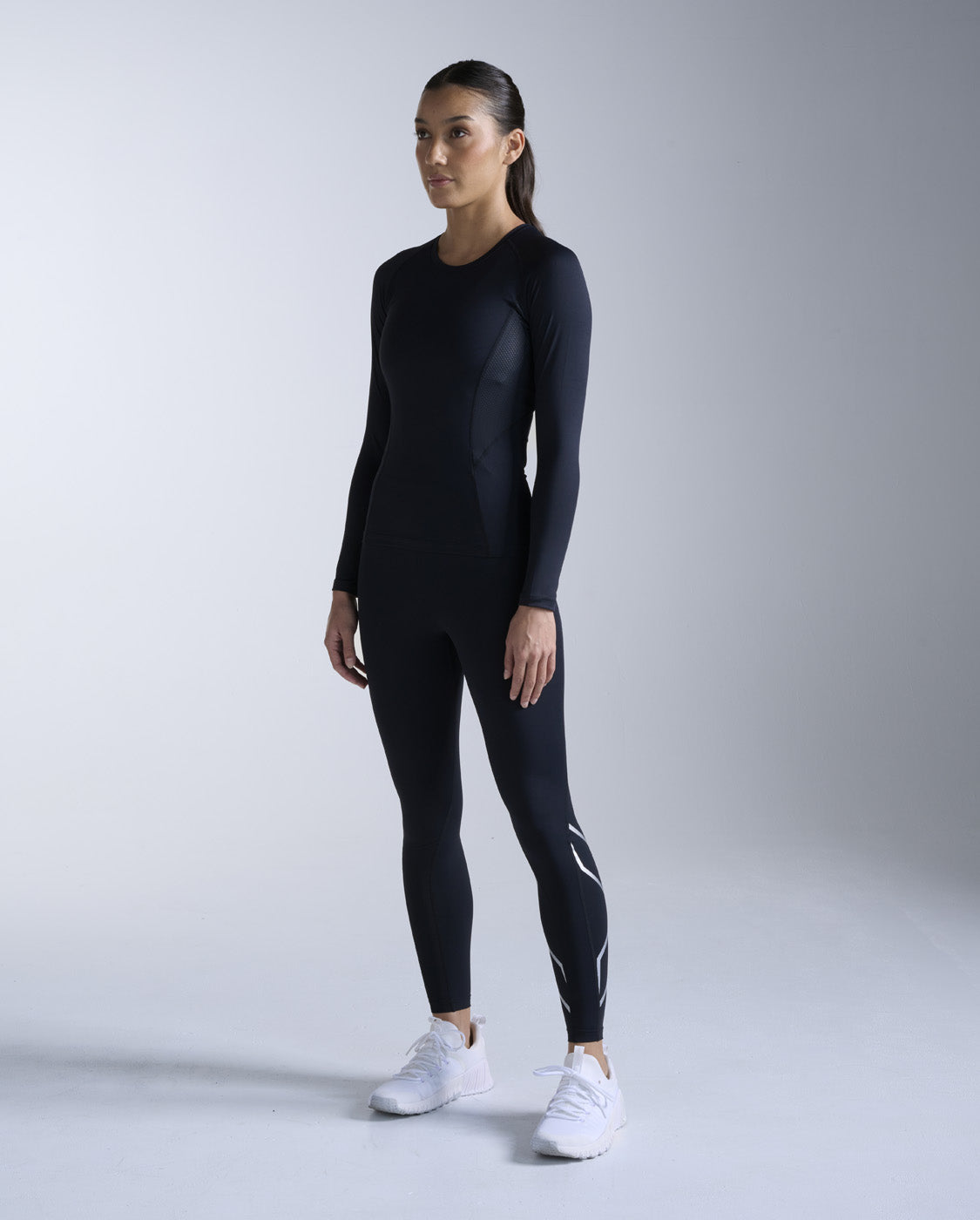 2xu-core-compression-long-sleeve-damen-langarm-schwarz image 5